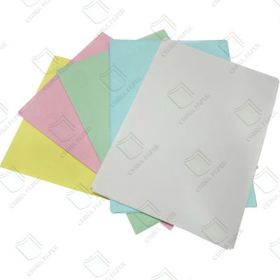 qualidade 100% Papel sem Carbono de Pulpa de Madeira Papel NCR 45-80gm Superfície lisa para receção de fatura fábrica